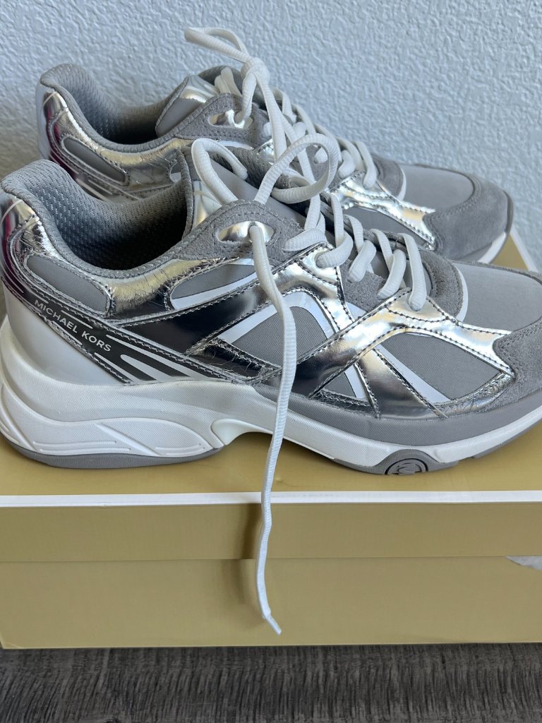 Michael Kors Leo Trainer Sneaker Size 9 Silver Gray Nib